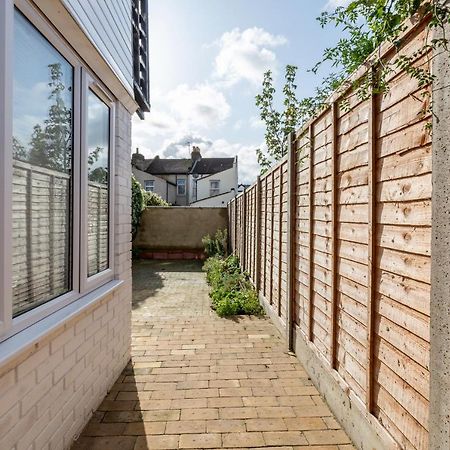 2 Bedrooms Serviced Apartment Excel Exhibition Centre, O2 Arena, Stratford Olympic City, Forest Gate, Central לונדון מראה חיצוני תמונה