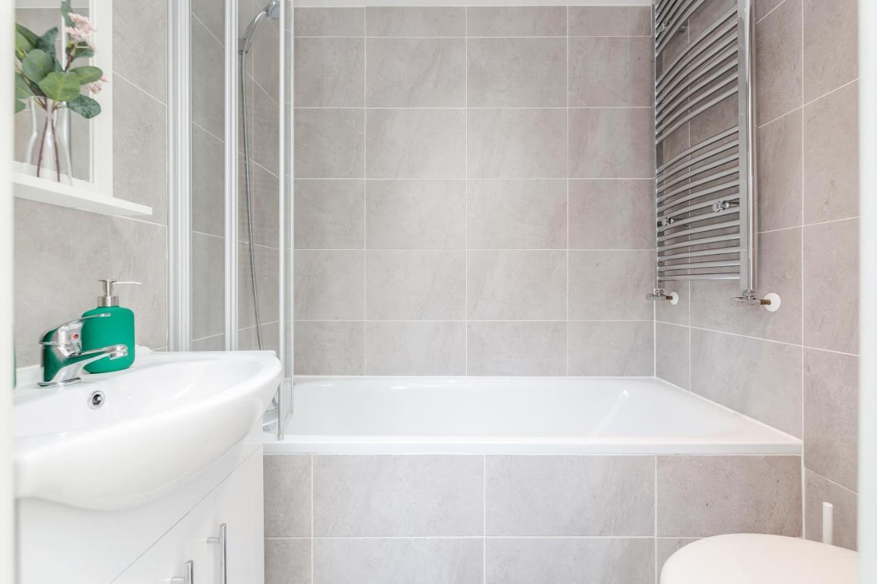 2 Bedrooms Serviced Apartment Excel Exhibition Centre, O2 Arena, Stratford Olympic City, Forest Gate, Central לונדון מראה חיצוני תמונה