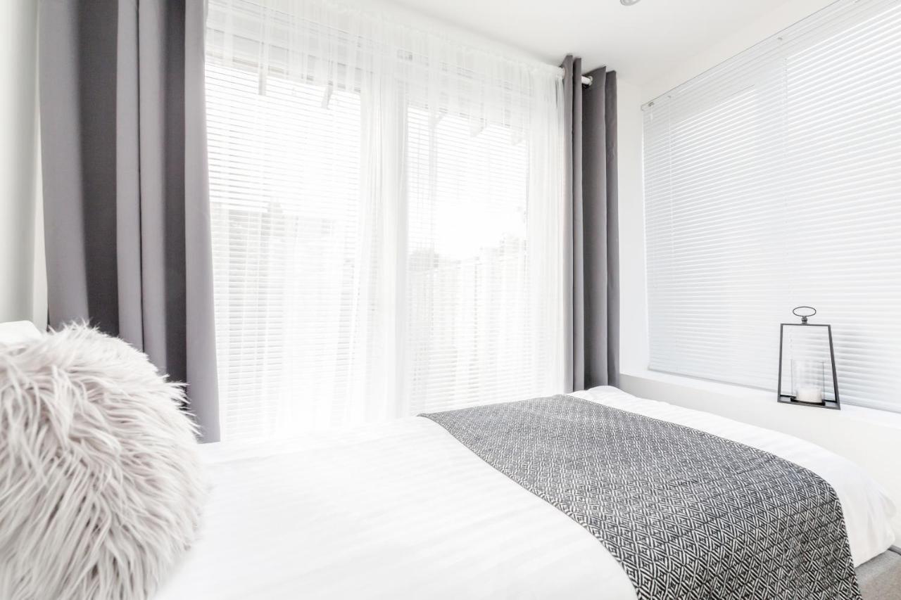 2 Bedrooms Serviced Apartment Excel Exhibition Centre, O2 Arena, Stratford Olympic City, Forest Gate, Central לונדון מראה חיצוני תמונה